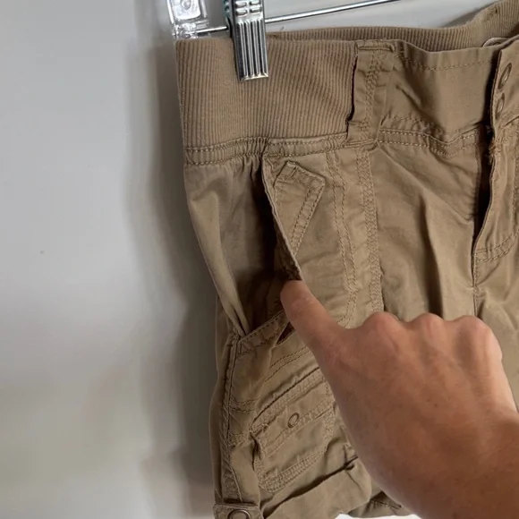 Sonoma Women's Tan Cargo Shorts - Picture 6 of 11